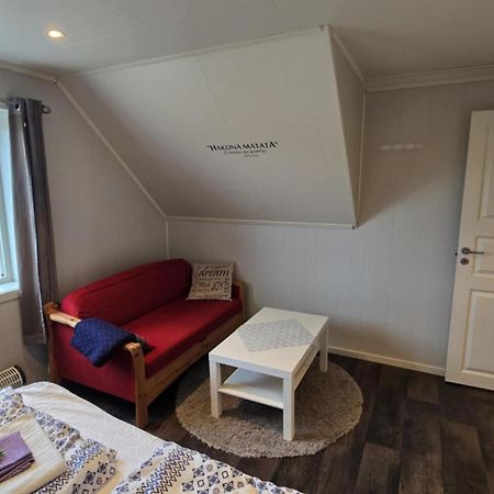 1 Room In The Yellow House, Close To Airport & Lofoten Evenskjer Eksteriør bilde